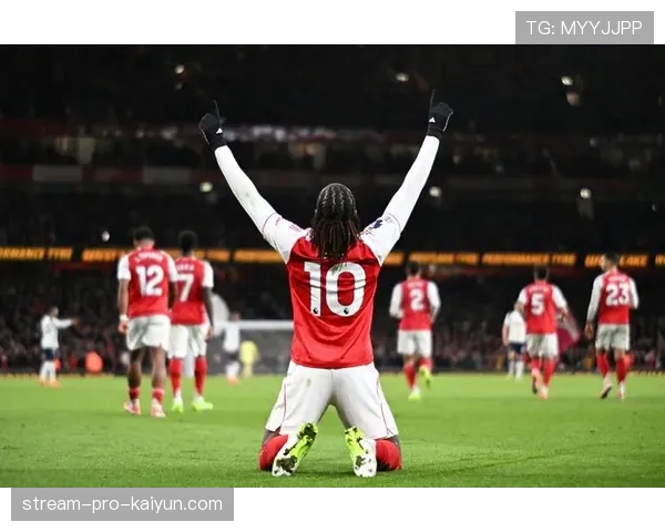 英超“行走的英超”活动在伦敦启动，鼓励市民参与健走。