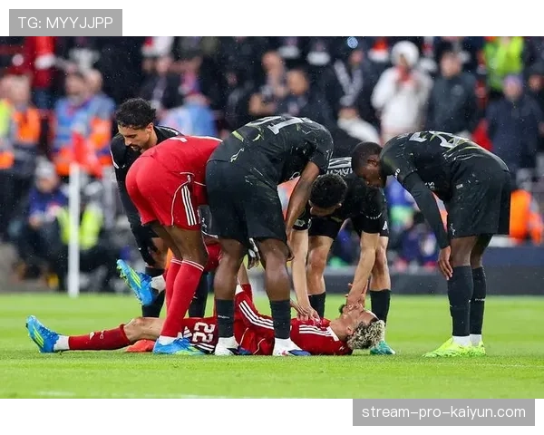 法国国家队主帅德尚官方确认埃基蒂克重伤无缘世界杯